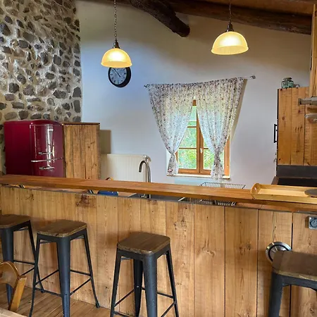 Semesterbostad Les Sources, 9 Pers, 11 Couchages - Arlempdes, Classe Un Des Beaux Villages De France *