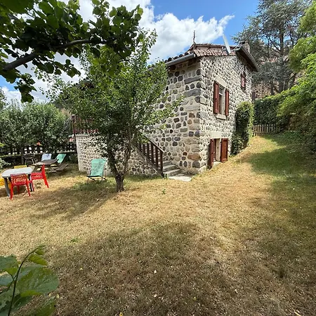 Semesterbostad Les Sources, 9 Pers, 11 Couchages - Arlempdes, Classe Un Des Beaux Villages De France *