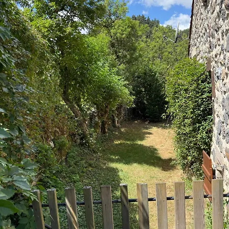 Semesterbostad Les Sources, 9 Pers, 11 Couchages - Arlempdes, Classe Un Des Beaux Villages De France