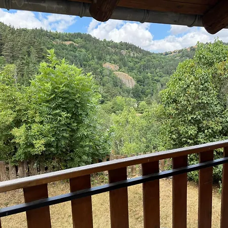 Semesterbostad Les Sources, 9 Pers, 11 Couchages - Arlempdes, Classe Un Des Beaux Villages De France *